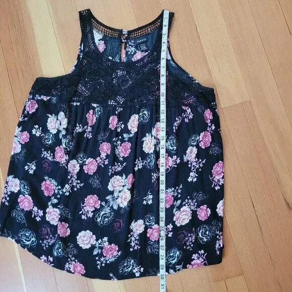Torrid Black Floral Lace Yoke Sleeveless Women's Top - Pink Rose Print 2x - Picture 9 of 10